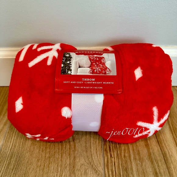 Wondershop Snowflake Printed Plush Throw Blanket Red - Picture 6 of 10